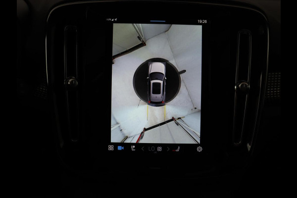 Volvo XC40 Recharge P8 AWD R-Design | Panoramadak | 360 Camera | Harman/Kardon | Stoel & stuurverwarming | Adaptive cruise | Leder/Alcantara | Carplay | Navigatie