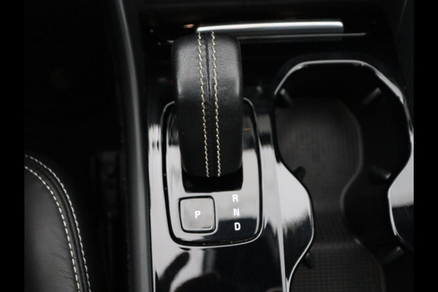 Volvo XC40 Recharge P8 AWD R-Design | Panoramadak | 360 Camera | Harman/Kardon | Stoel & stuurverwarming | Adaptive cruise | Leder/Alcantara | Carplay | Navigatie