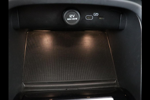 Volvo XC40 Recharge P8 AWD R-Design | Panoramadak | 360 Camera | Harman/Kardon | Stoel & stuurverwarming | Adaptive cruise | Leder/Alcantara | Carplay | Navigatie