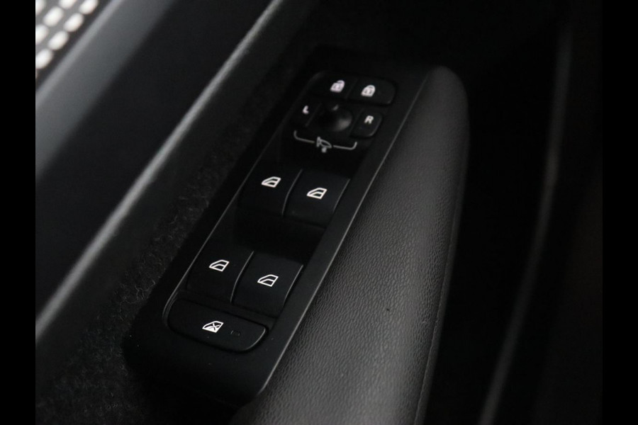 Volvo XC40 Recharge P8 AWD R-Design | Panoramadak | 360 Camera | Harman/Kardon | Stoel & stuurverwarming | Adaptive cruise | Leder/Alcantara | Carplay | Navigatie