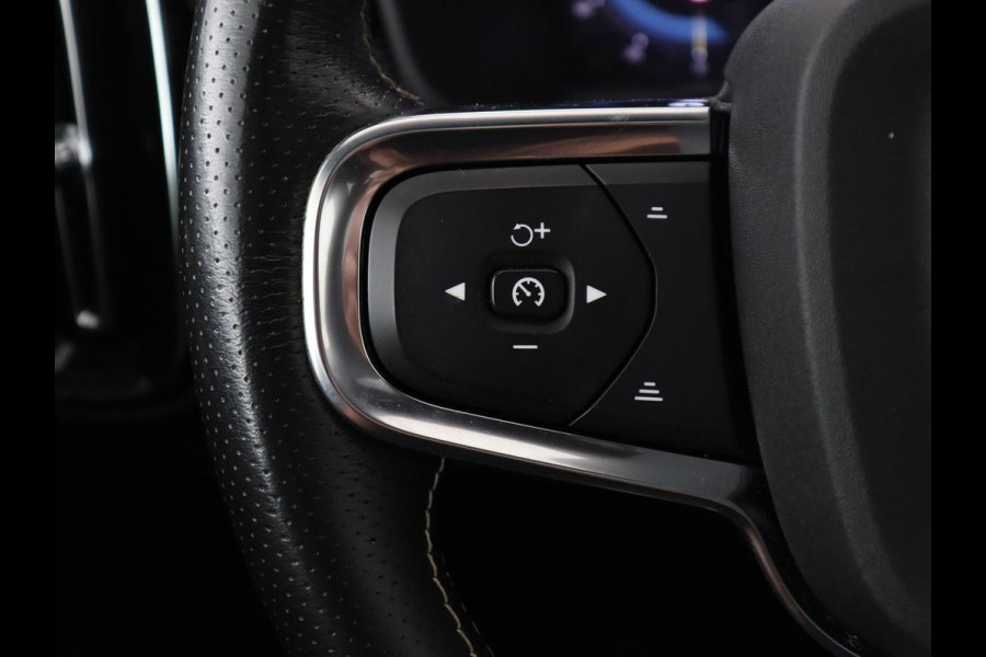 Volvo XC40 Recharge P8 AWD R-Design | Panoramadak | 360 Camera | Harman/Kardon | Stoel & stuurverwarming | Adaptive cruise | Leder/Alcantara | Carplay | Navigatie