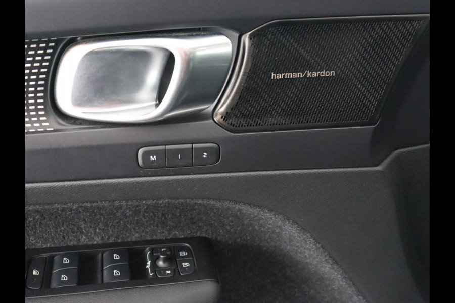 Volvo XC40 Recharge P8 AWD R-Design | Panoramadak | 360 Camera | Harman/Kardon | Stoel & stuurverwarming | Adaptive cruise | Leder/Alcantara | Carplay | Navigatie