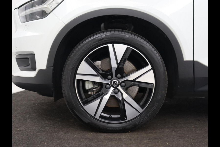 Volvo XC40 Recharge P8 AWD R-Design | Panoramadak | 360 Camera | Harman/Kardon | Stoel & stuurverwarming | Adaptive cruise | Leder/Alcantara | Carplay | Navigatie