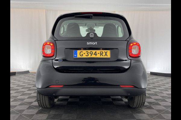 Smart Fortwo EQ Business Solution 18 kWh [ 3-Fase ] Aut. *PANO | FULL-LEATHER | NAVI-FULLMAP | CAMERA | HEATED-COMFORTSEATS | AIRCO | CRUISE | AMBIENT-LIGHT | 15''ALU*
