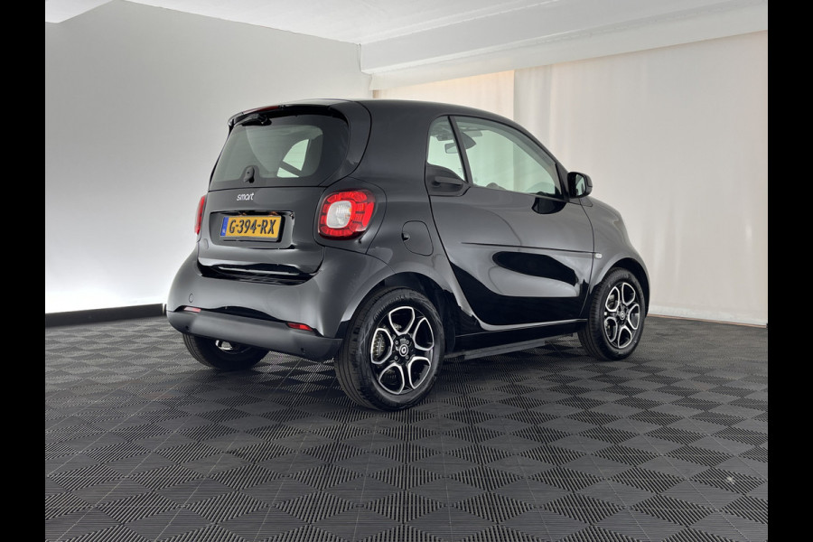 Smart Fortwo EQ Business Solution 18 kWh [ 3-Fase ] Aut. *PANO | FULL-LEATHER | NAVI-FULLMAP | CAMERA | HEATED-COMFORTSEATS | AIRCO | CRUISE | AMBIENT-LIGHT | 15''ALU*