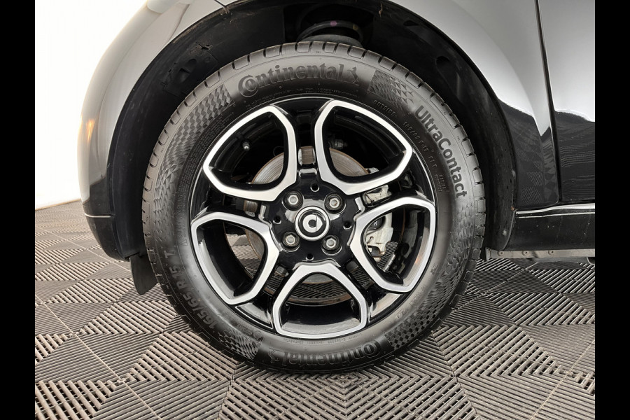 Smart Fortwo EQ Business Solution 18 kWh [ 3-Fase ] Aut. *PANO | FULL-LEATHER | NAVI-FULLMAP | CAMERA | HEATED-COMFORTSEATS | AIRCO | CRUISE | AMBIENT-LIGHT | 15''ALU*
