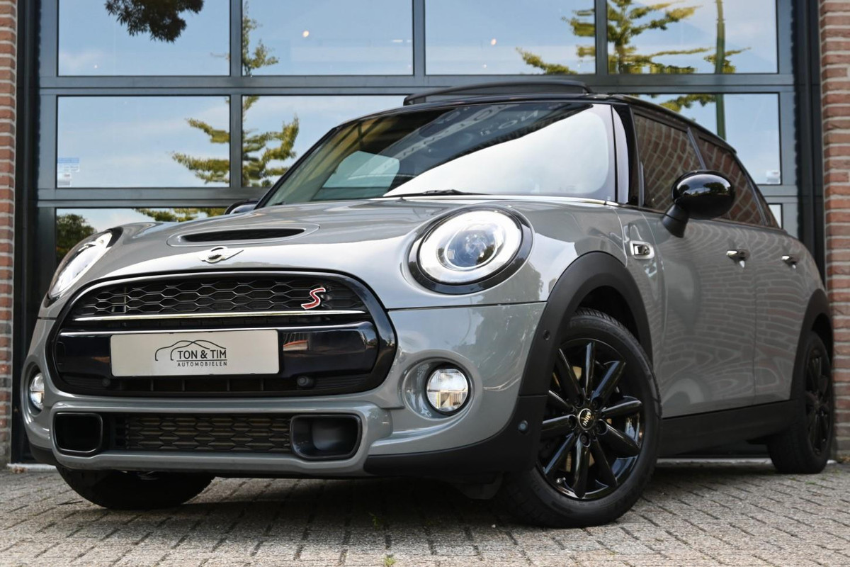 MINI Mini 2.0 Cooper S Chili BLACK Pano Leder A.Cruise DealerOH '17 MINI Mini 2.0 Cooper S Chili BLACK Pano Leder A.Cruise DealerOH '17