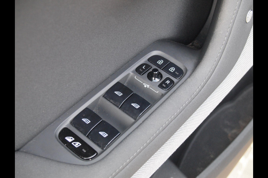 Polestar 2 Long Range Dual Motor Launch Edition 78kWh | Panoramadak | Camera | Harman Kardon | Trekhaak | Apple Carplay |