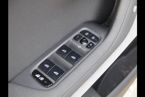 Polestar 2 Long Range Dual Motor Launch Edition 78kWh | Panoramadak | Camera | Harman Kardon | Trekhaak | Apple Carplay |
