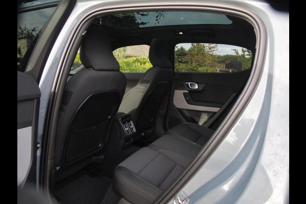 Polestar 2 Long Range Dual Motor Launch Edition 78kWh | Panoramadak | Camera | Harman Kardon | Trekhaak | Apple Carplay |