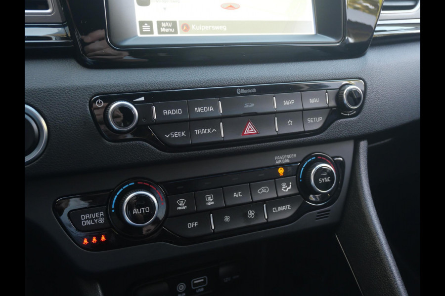 Kia Niro 1.6 GDi Hybrid BusinessLine | Trekhaak | Stoel/Stuur verwarming |