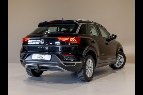 Volkswagen T-Roc 1.0 TSI Style / 116pk / Trekhaak / Achteruitrij camera / Apple CarPlay / Adaptieve cruise control /