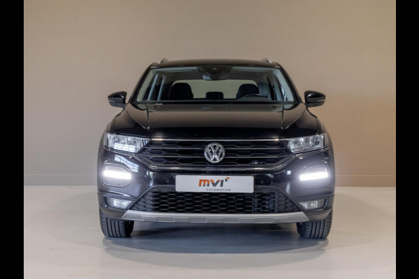 Volkswagen T-Roc 1.0 TSI Style / 116pk / Trekhaak / Achteruitrij camera / Apple CarPlay / Adaptieve cruise control /