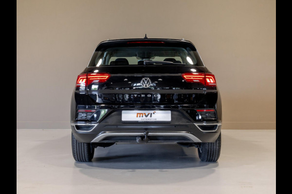 Volkswagen T-Roc 1.0 TSI Style / 116pk / Trekhaak / Achteruitrij camera / Apple CarPlay / Adaptieve cruise control /