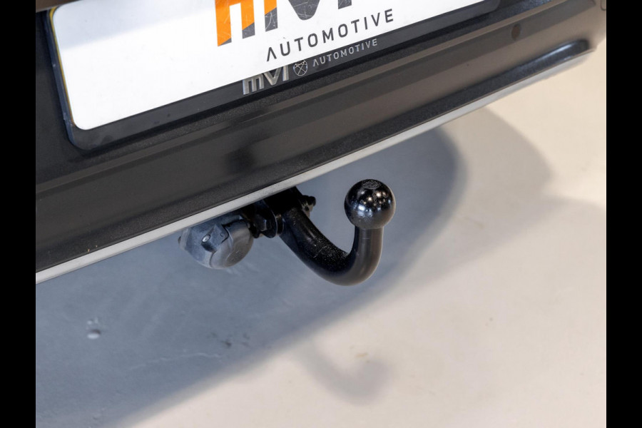 Volkswagen T-Roc 1.0 TSI Style / 116pk / Trekhaak / Achteruitrij camera / Apple CarPlay / Adaptieve cruise control /