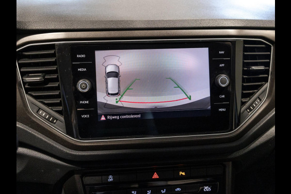 Volkswagen T-Roc 1.0 TSI Style / 116pk / Trekhaak / Achteruitrij camera / Apple CarPlay / Adaptieve cruise control /