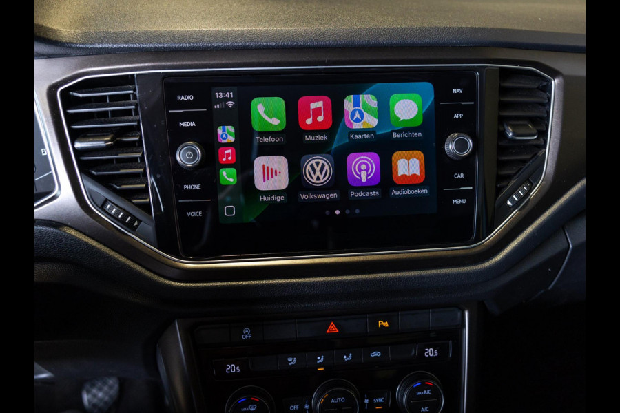Volkswagen T-Roc 1.0 TSI Style / 116pk / Trekhaak / Achteruitrij camera / Apple CarPlay / Adaptieve cruise control /