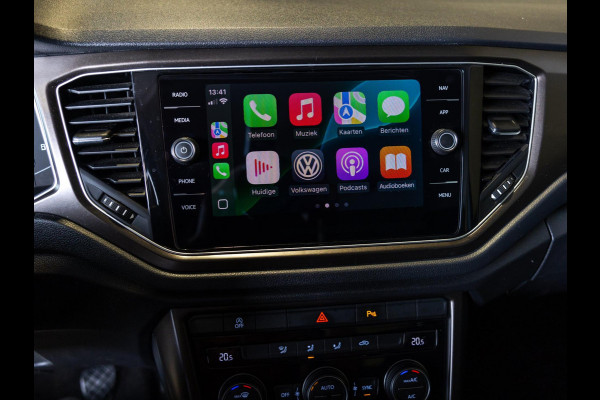 Volkswagen T-Roc 1.0 TSI Style / 116pk / Trekhaak / Achteruitrij camera / Apple CarPlay / Adaptieve cruise control /