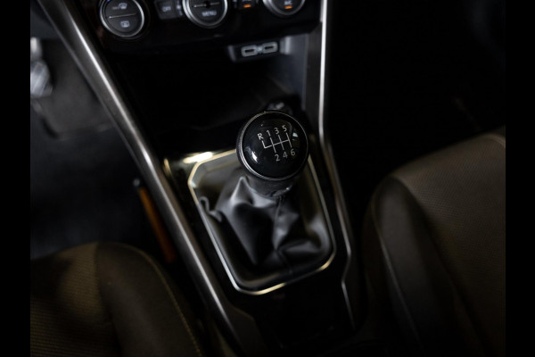 Volkswagen T-Roc 1.0 TSI Style / 116pk / Trekhaak / Achteruitrij camera / Apple CarPlay / Adaptieve cruise control /