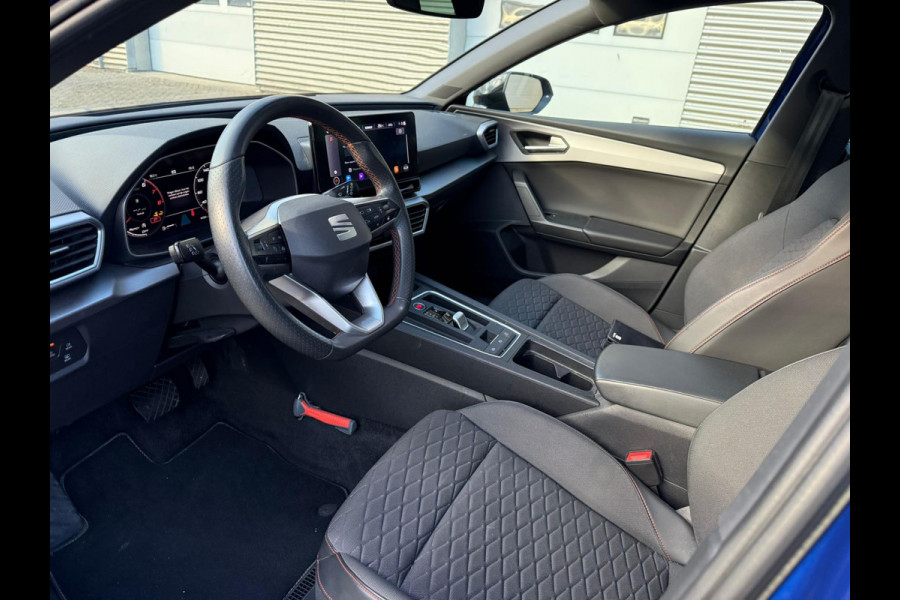Seat Leon 1.5 eTSI FR Launch Edition - Automaat - Panoramadak- Navi - Org.NL