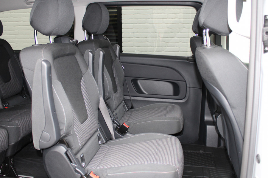 Mercedes-Benz Eqv 300 L2 / New Model / 7-Persoons / Led / Camera / Distronic / NIEUWSTAAT