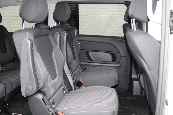 Mercedes-Benz Eqv 300 L2 / New Model / 7-Persoons / Led / Camera / Distronic / NIEUWSTAAT