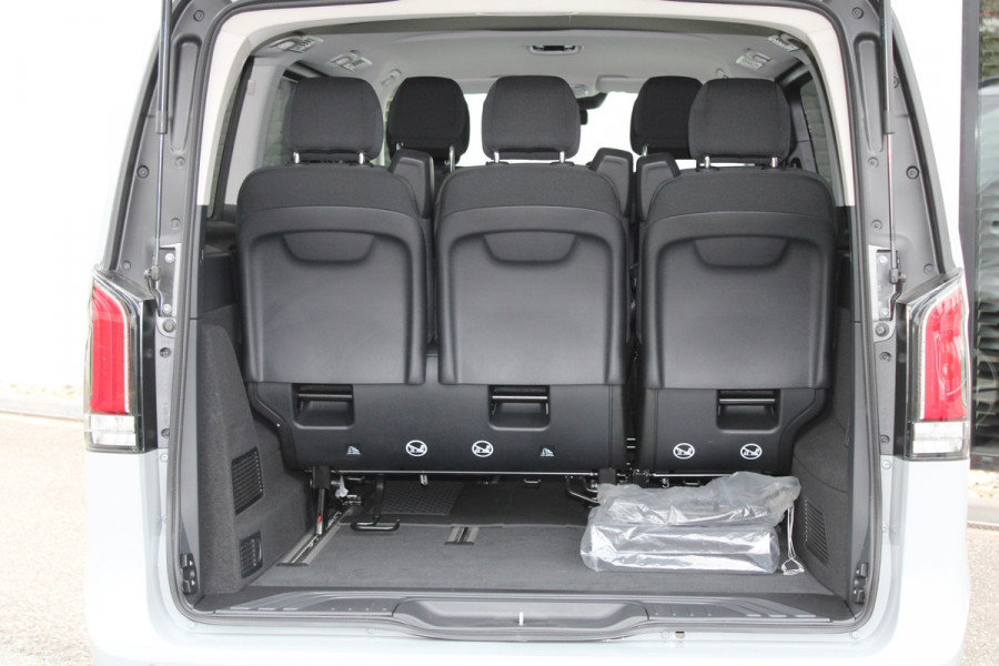 Mercedes-Benz Eqv 300 L2 / New Model / 7-Persoons / Led / Camera / Distronic / NIEUWSTAAT
