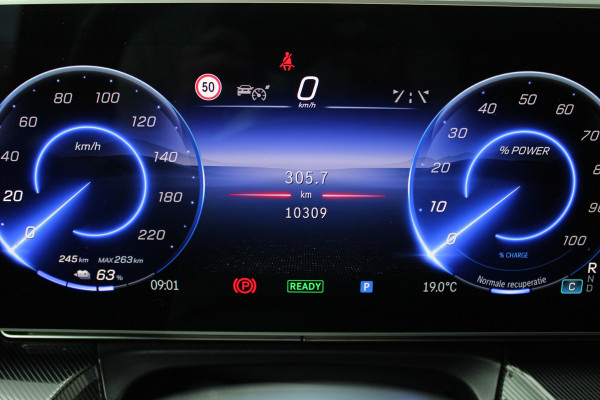 Mercedes-Benz Eqv 300 L2 / New Model / 7-Persoons / Led / Camera / Distronic / NIEUWSTAAT