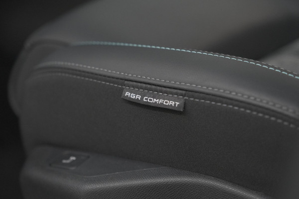 Peugeot 408 PureTech Allure 130 EAT8 | 360 Camera | RGR Comfortstoelen | Adaptieve Cruise Control | Apple Carplay | Pack Winter