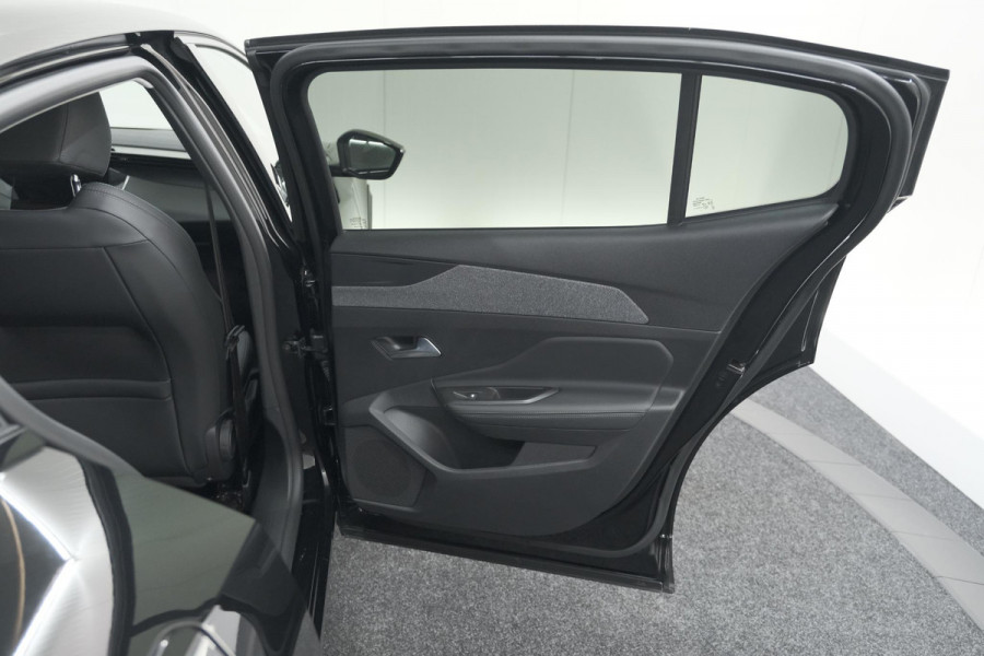 Peugeot 408 PureTech Allure 130 EAT8 | 360 Camera | RGR Comfortstoelen | Adaptieve Cruise Control | Apple Carplay | Pack Winter
