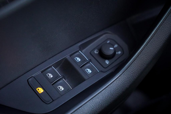 Škoda Karoq 1.5 TSI ACT Style Business / Pano / Trekhaak / Adaptive Cruise