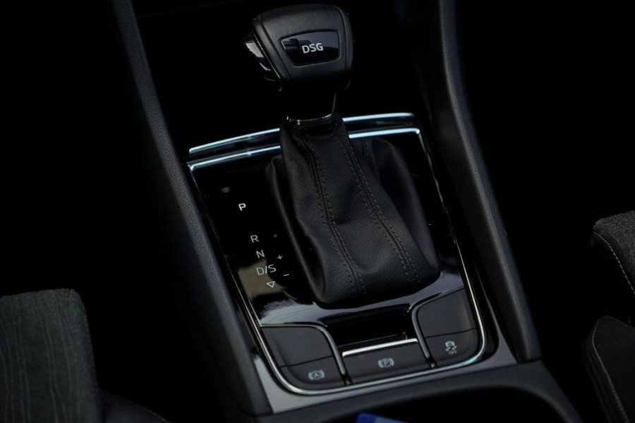 Škoda Karoq 1.5 TSI ACT Style Business / Pano / Trekhaak / Adaptive Cruise