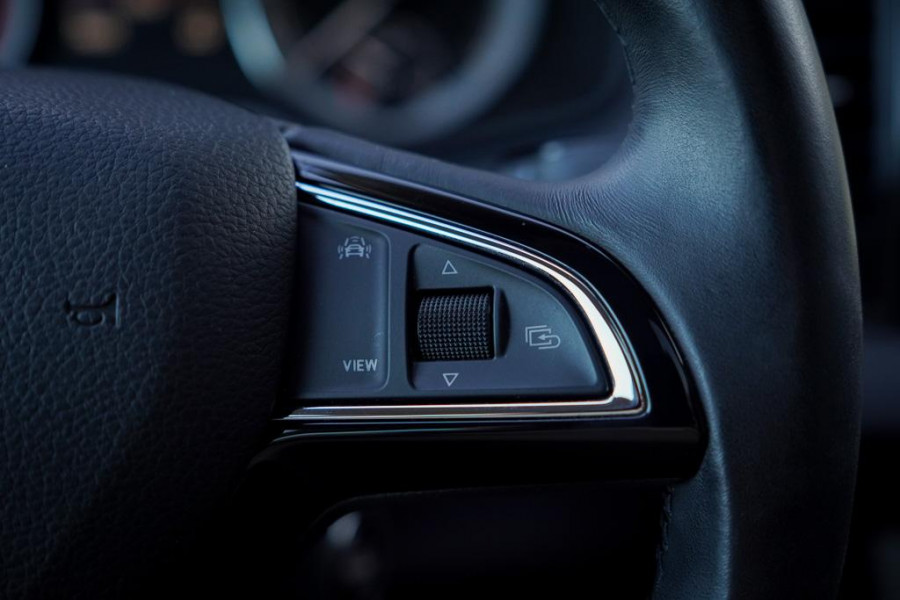 Škoda Karoq 1.5 TSI ACT Style Business / Pano / Trekhaak / Adaptive Cruise