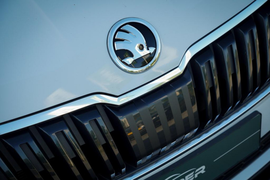 Škoda Karoq 1.5 TSI ACT Style Business / Pano / Trekhaak / Adaptive Cruise