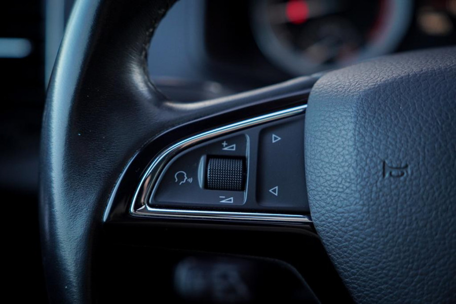 Škoda Karoq 1.5 TSI ACT Style Business / Pano / Trekhaak / Adaptive Cruise