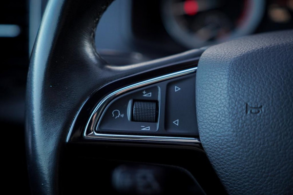 Škoda Karoq 1.5 TSI ACT Style Business / Pano / Trekhaak / Adaptive Cruise