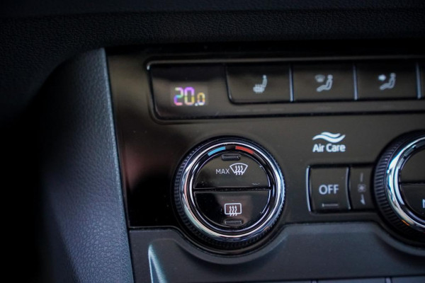 Škoda Karoq 1.5 TSI ACT Style Business / Pano / Trekhaak / Adaptive Cruise