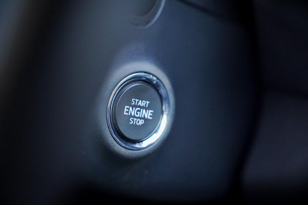 Škoda Karoq 1.5 TSI ACT Style Business / Pano / Trekhaak / Adaptive Cruise