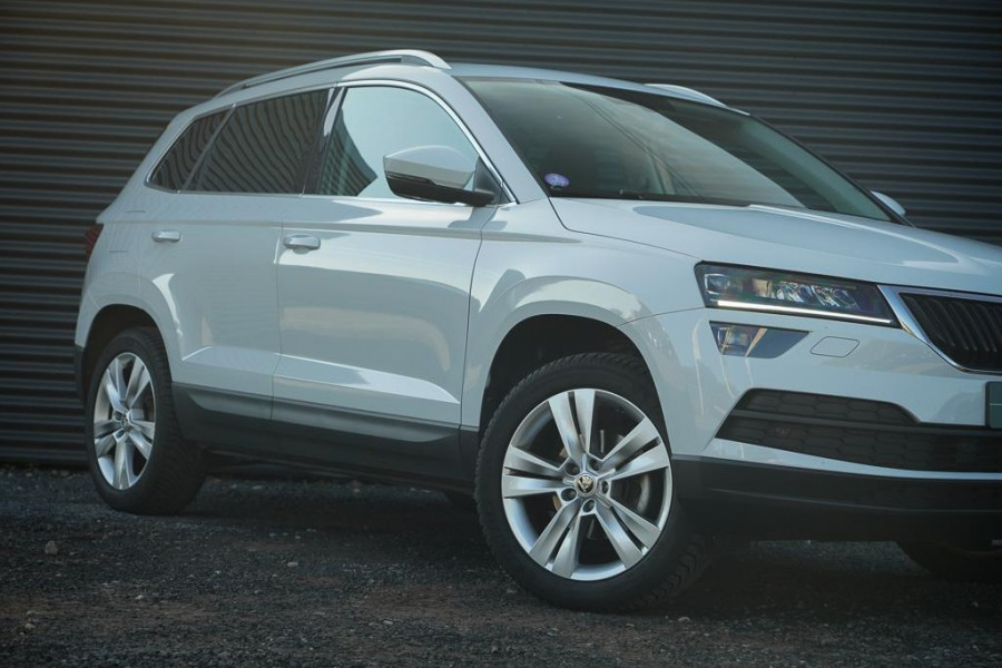 Škoda Karoq 1.5 TSI ACT Style Business / Pano / Trekhaak / Adaptive Cruise