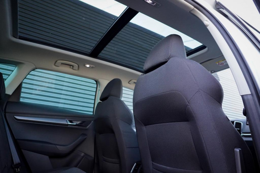 Škoda Karoq 1.5 TSI ACT Style Business / Pano / Trekhaak / Adaptive Cruise