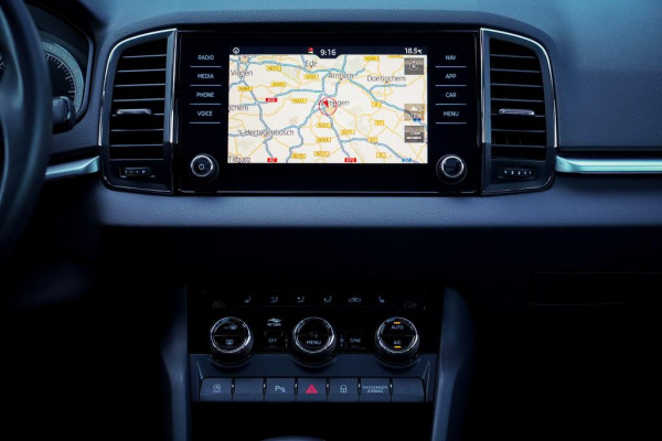 Škoda Karoq 1.5 TSI ACT Style Business / Pano / Trekhaak / Adaptive Cruise
