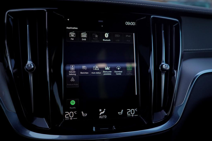 Volvo V60 2.0 T8 Twin Engine AWD Polestar 405 PK / Bowers&Wilkins / HEICO / Pano / Adaptive Cruise / Trekhaak