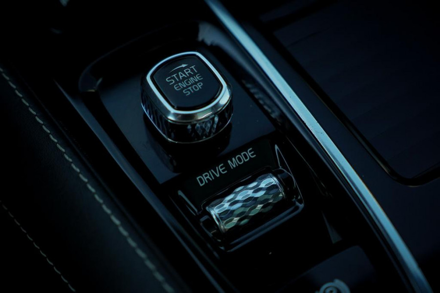 Volvo V60 2.0 T8 Twin Engine AWD Polestar 405 PK / Bowers&Wilkins / HEICO / Pano / Adaptive Cruise / Trekhaak