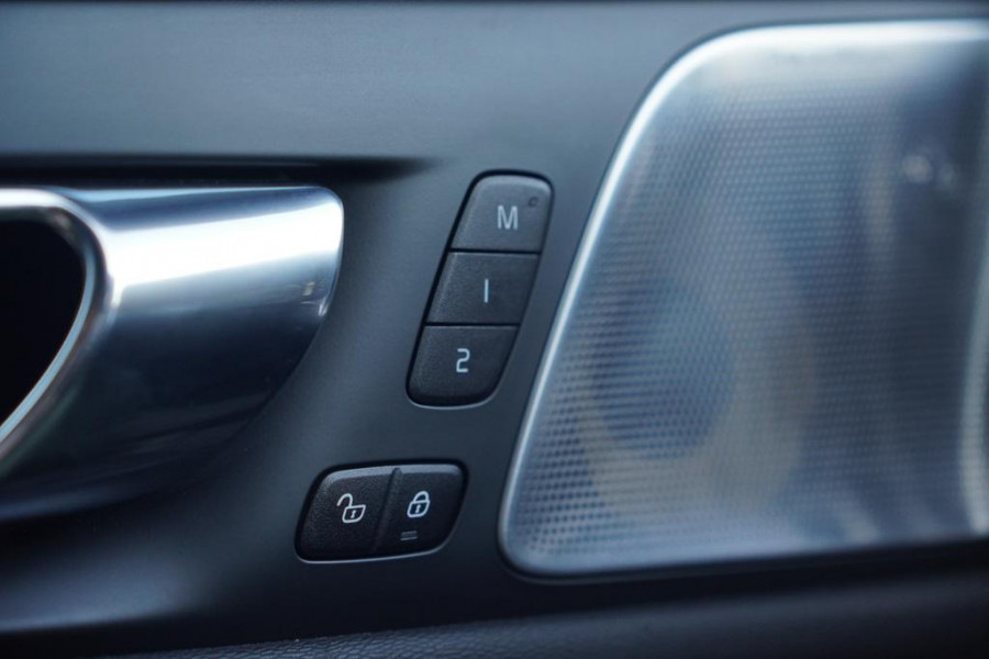 Volvo V60 2.0 T8 Twin Engine AWD Polestar 405 PK / Bowers&Wilkins / HEICO / Pano / Adaptive Cruise / Trekhaak