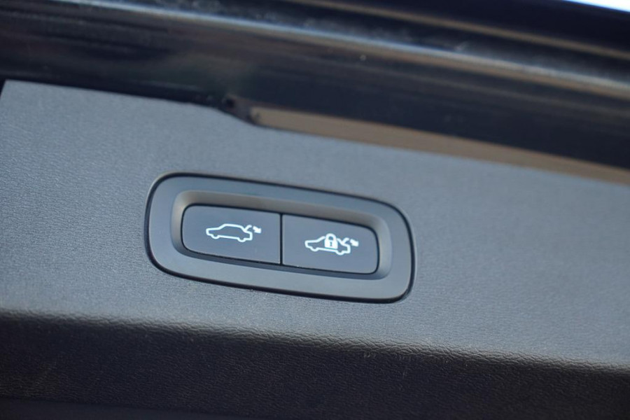 Volvo V60 2.0 T8 Twin Engine AWD Polestar 405 PK / Bowers&Wilkins / HEICO / Pano / Adaptive Cruise / Trekhaak