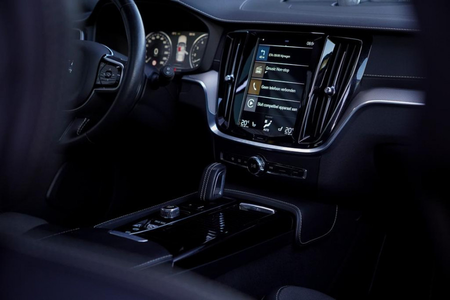Volvo V60 2.0 T8 Twin Engine AWD Polestar 405 PK / Bowers&Wilkins / HEICO / Pano / Adaptive Cruise / Trekhaak