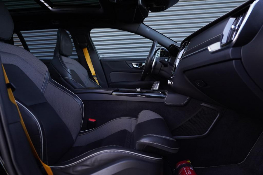 Volvo V60 2.0 T8 Twin Engine AWD Polestar 405 PK / Bowers&Wilkins / HEICO / Pano / Adaptive Cruise / Trekhaak