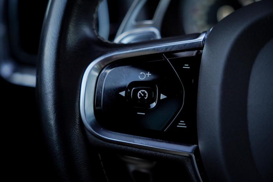 Volvo V60 2.0 T8 Twin Engine AWD Polestar 405 PK / Bowers&Wilkins / HEICO / Pano / Adaptive Cruise / Trekhaak