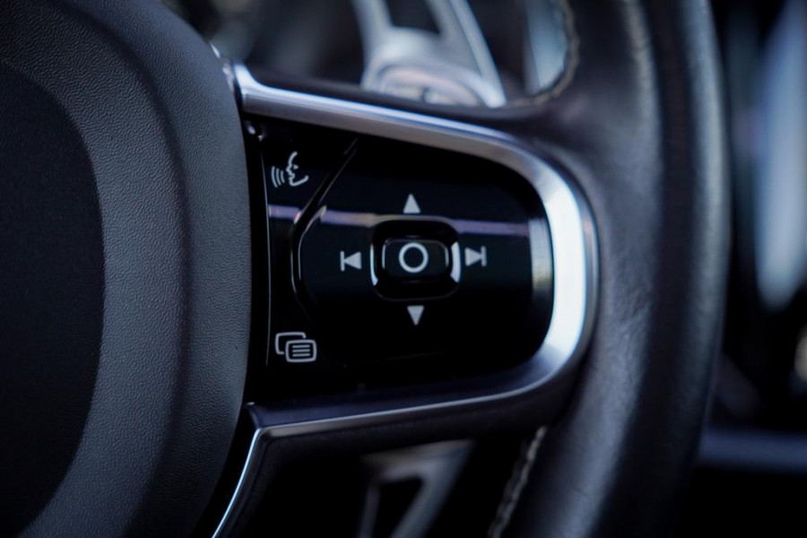 Volvo V60 2.0 T8 Twin Engine AWD Polestar 405 PK / Bowers&Wilkins / HEICO / Pano / Adaptive Cruise / Trekhaak