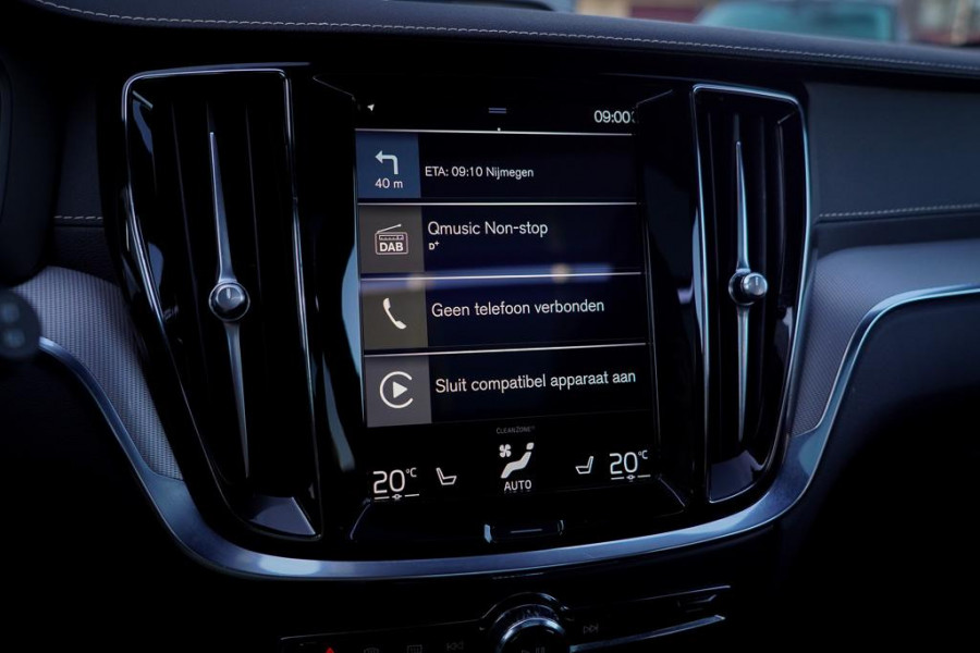 Volvo V60 2.0 T8 Twin Engine AWD Polestar 405 PK / Bowers&Wilkins / HEICO / Pano / Adaptive Cruise / Trekhaak